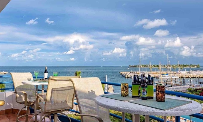 Truman Annex Condo | *GULFSIDE VISTAS @ THE ANNEX* Condo & Pool + LAST KEY SERVICES.