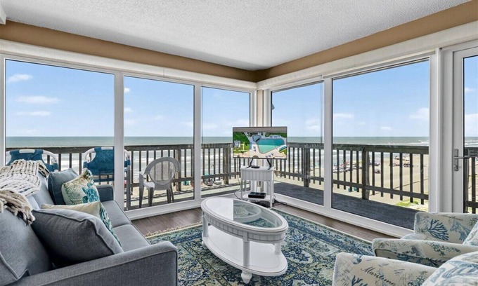 Corpus Christi Condo | Gulfstream Condos Unit 618 | Top-Floor Corner Unit | Incredible Beach Views