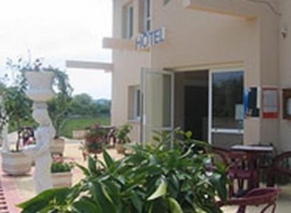 Saint-Pantaleon-de-Larche Hotel | Hôtel Le Colombier