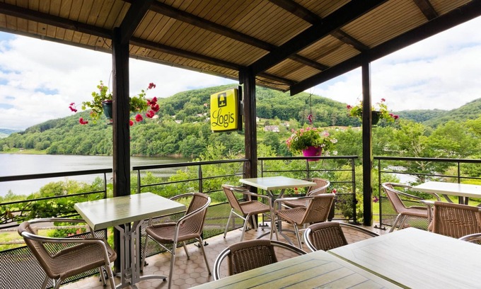 Les Ancizes-Comps Hotel | Hôtel Restaurant Belle Vue