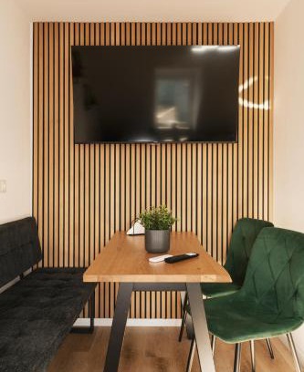 Mitte Apartment | HÖL-Moderne Wohnung in zentraler Lage, Schallschutzfenster, 24h-Self-check-in, Disney Plus