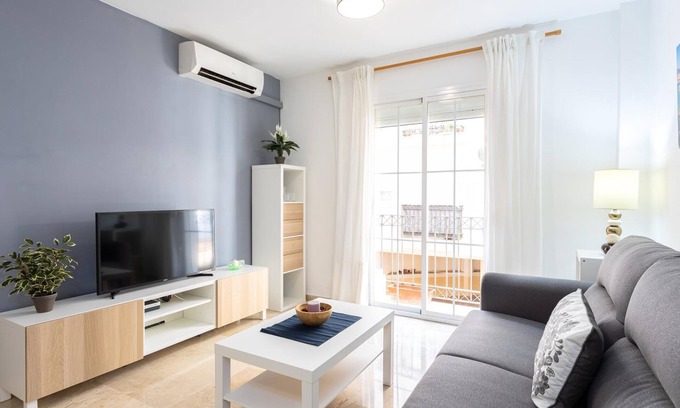 Capuchinos Apartment | H2M Capuchinos French Balcon,parking,WiFi,Aircon