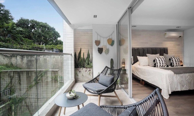 Granada Apartment | H402 - Gorgeous 1-Bed/Balcony/Pool & Parking