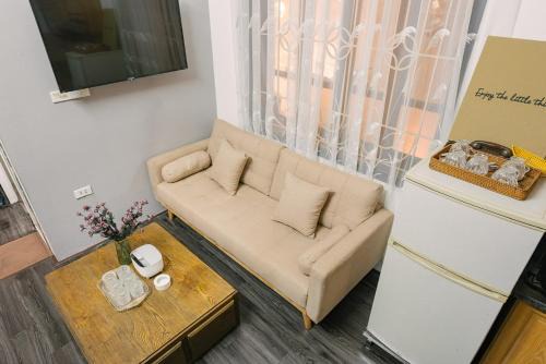 Hang Buom Apartment | Ha Noi, 3 Bedrooms, Big Balcony, Super Location, Central