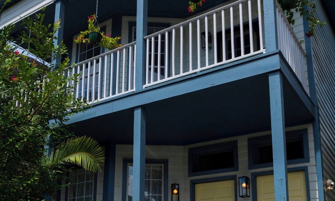 Thomas Square Apartment | Hab House - Palm Side. A perfectly situated oasis during your Savannah travels.