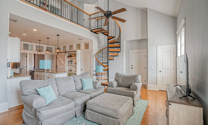 Habersham Condo | Habersham Retreat on Abbey Row