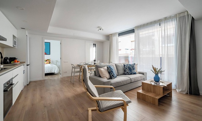 Collblanc y La Torrassa Apartment | Habitat Apartments Teatre 13