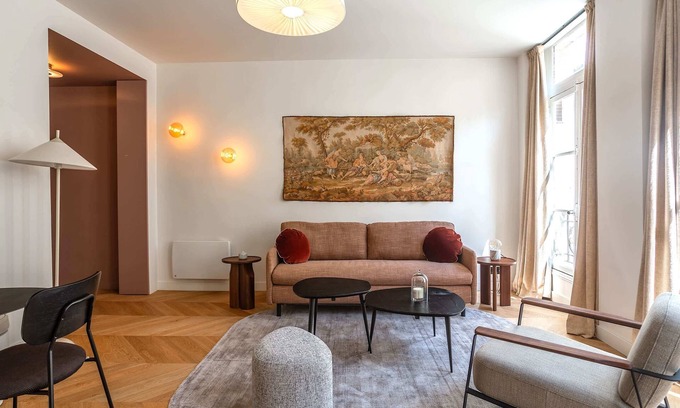 Strasbourg -Saint-Denis Apartment | Habitat Parisien - 1 BR A/C - Montorgueil Lune II
