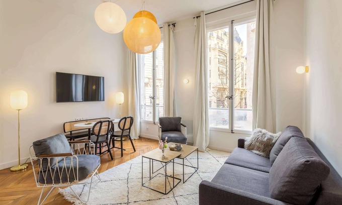2nd Arrondissement Apartment | Habitat Parisien - 1BR-1BA - Bourse Montorgueil