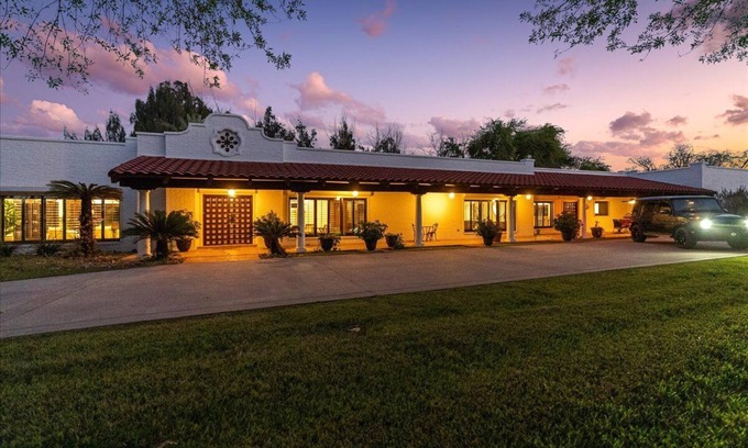 Brownsville Villa | Hacienda del Sol - Luxurious - Endless Activities!