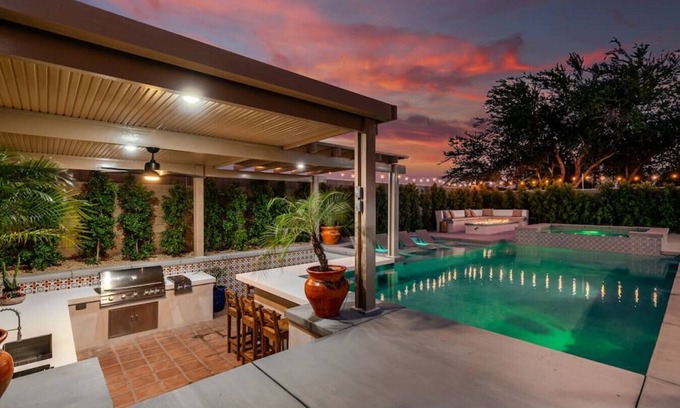 Indio House | Hacienda San Miguel | Resort Style Pool W/Sunken Outdoor Kitchen