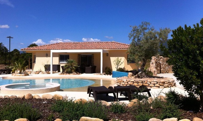 Lecci Villa | Hacienda Villa Swimming pool heated 28° spa bowling alley private tennis court