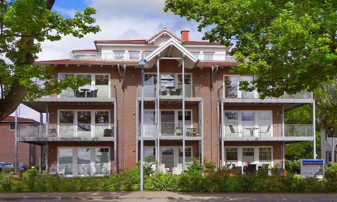 Lauterbach Apartment | hafennahe Ferienwohnung mit Meerblick - Hafenresidenz Lauterbach FeWo 2-3