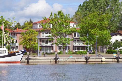 Lauterbach Apartment | hafennahe Penthousewohnung mit Meerblick - Hafenresidenz Lauterbach FeWo 2-7