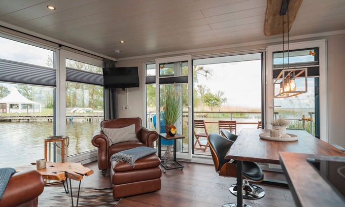 Usedom Boat Rental | Hafenresort Karnin - Hausboot Silvia - Hausboot Silvia