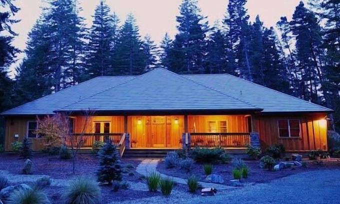 Bandon House | HagenHouseBandon , An Executive House Set Up For 8 Golfers Or 4 Couples.