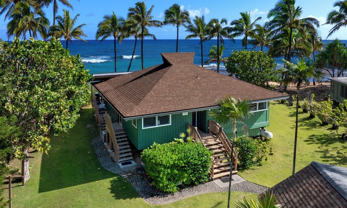 Hanalei House | Hale Kahakai, Beautiful Haena Beachfront home!