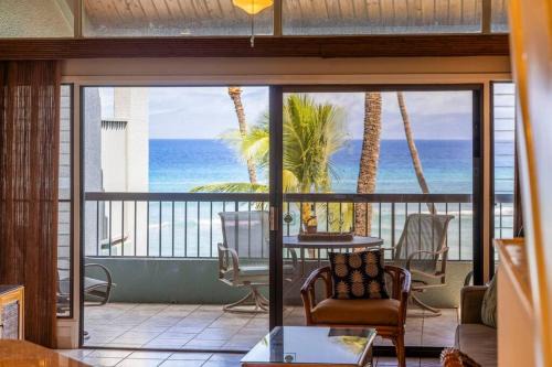 Kahana Apartment | Hale Mahina B403- Beautiful 2 bedroom oceanfront condo, private beach, farmers market, and more