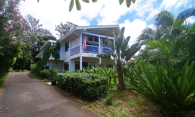 Kona Palisades Apartment | HALE MAUNA: Quiet neighborhood in a great location.