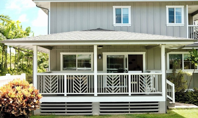 Haleiwa House | Haleaha Road - Steps to the Beach in Hau'ula