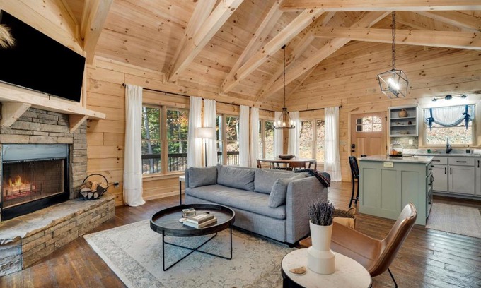 Cherry Log House | Haley Glen
