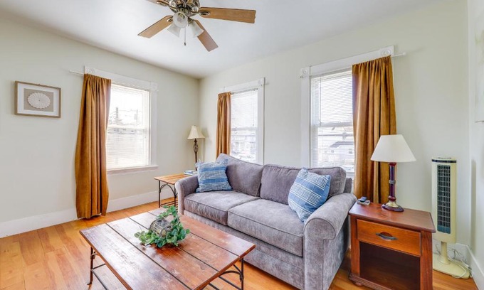 Old Orchard Beach Apartment | half Mi to Pier WFH-Friendly Apt in Maine!