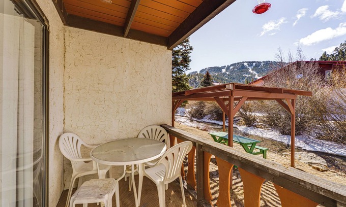 Red River House | < Half-Mi to Red River Ski Area: Townhome w/Patio