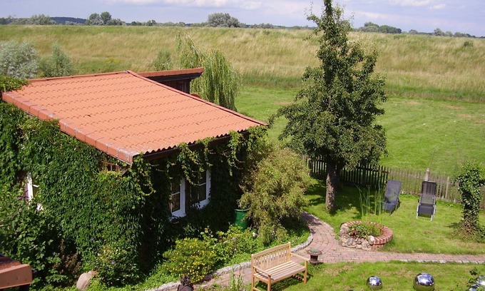 Damnatz House | Half-timbered - holiday house at ground level and quiet, without barriers. At the Elbdeich Damnatz