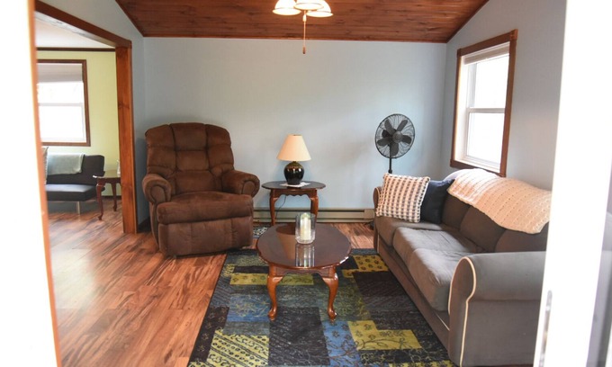 Hammondsport House | Hallett Hideaway II-private cabin close to Keuka Lake