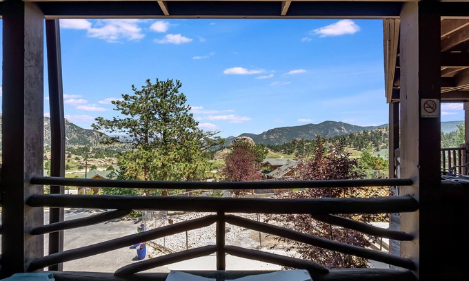 Estes Park Condo | Hallett Peak 101 - 2 Br Condo with Fireplace - Lake and Mountain Views