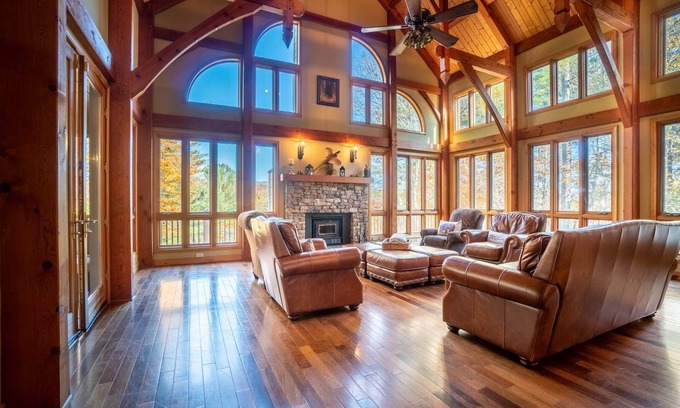 Dahlonega House | Hallmark Cabin with Pool in Smokies