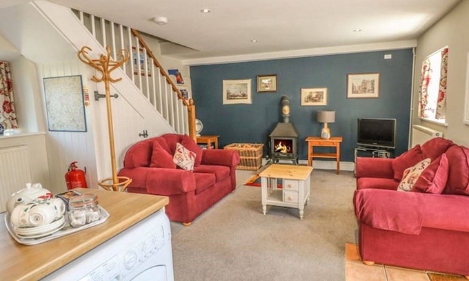 Newton Grange Cottage | Hallows Cottage - sleeps 4 guests in 2 bedrooms