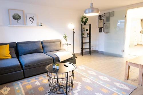 Bahrenfeld Apartment | Hamburg Altona - Three Bedrooms for up to 10
