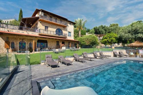Rosh Pinna House | Hameiri Estate