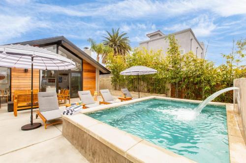 Village of La Jolla House | Hamilton I by AvantStay Beach House Rooftop Deck Newly Renovated Bungalow