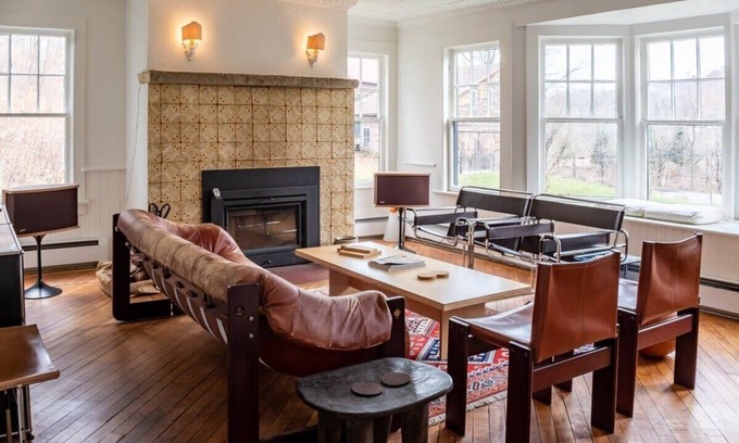 Livingston Manor House | Hamlin House - Chic Farmhouse in Livingston Manor