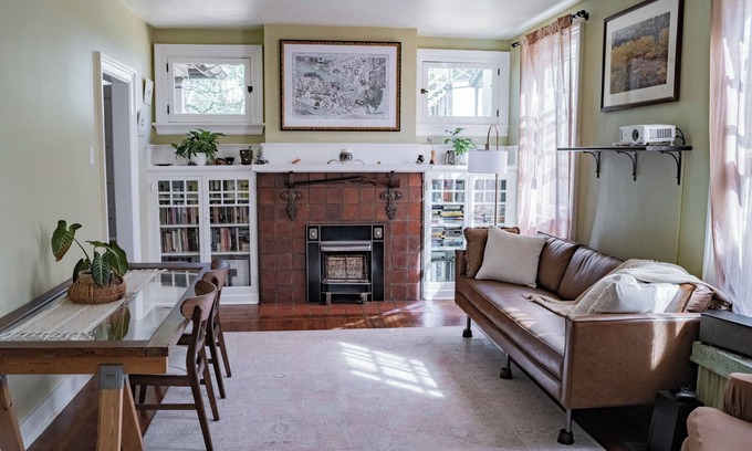 Wilkinsburg House | Hamnett Gallery House - Newly Updated!