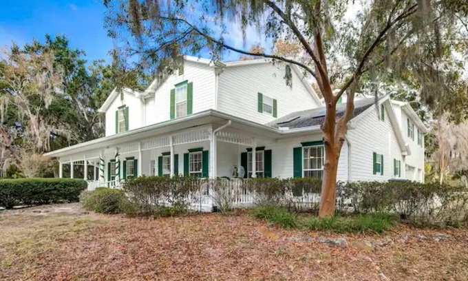 Homosassa House | Hampton House Homosassa 5BR Waterfront Estate