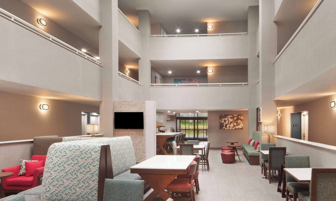 Athens Hotel | Hampton Inn Athens