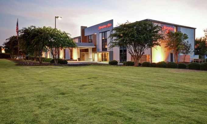 Auburn Hotel | Hampton Inn Auburn