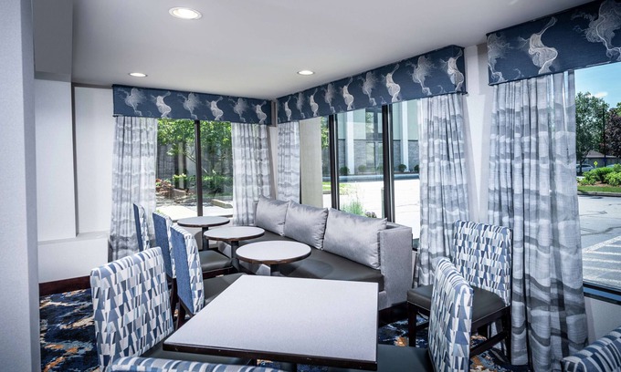 North Westport Hotel | Hampton Inn Fall River/Westport