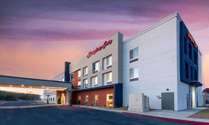 Needles Hotel | Hampton Inn Needles