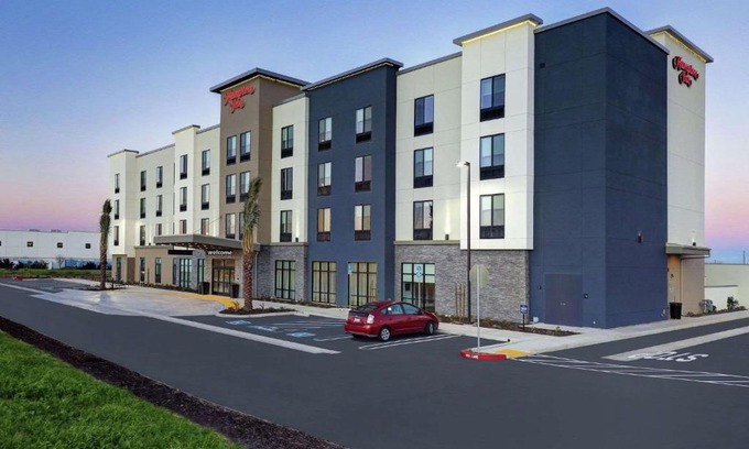 Patterson Hotel | Hampton Inn Patterson, Ca
