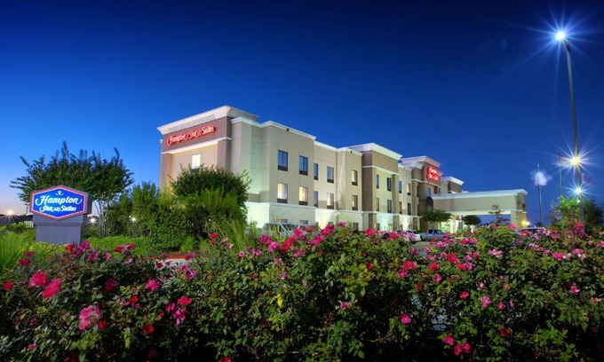 Rosenberg Hotel | Hampton Inn & Suites Houston Rosenberg