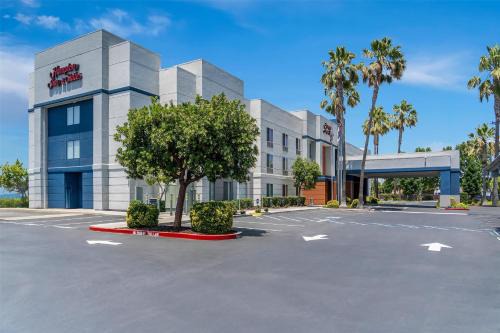 Lathrop Hotel | Hampton Inn & Suites Lathrop
