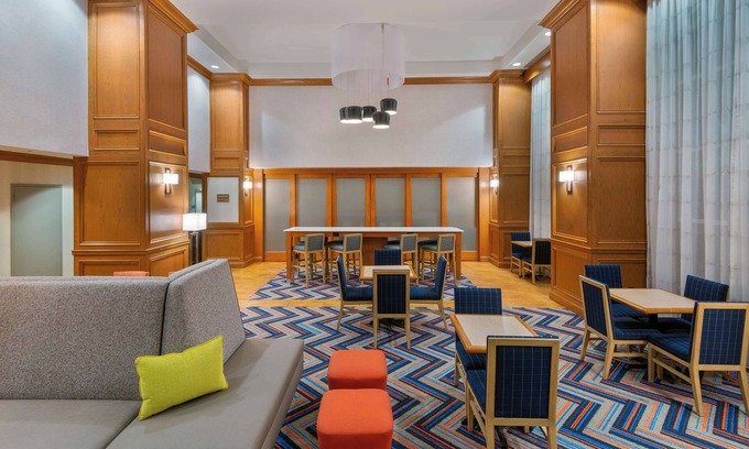 Murfreesboro Hotel | Hampton Inn & Suites Murfreesboro