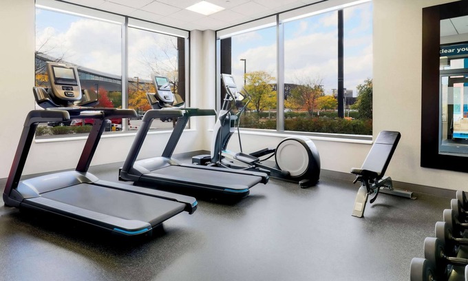 Downtown Pittsburgh Hotel | Hampton Inn & Suites Pittsburgh-Downtown