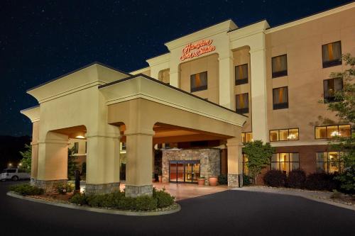 Kodak Hotel | Hampton Inn & Suites Sevierville at Stadium Drive