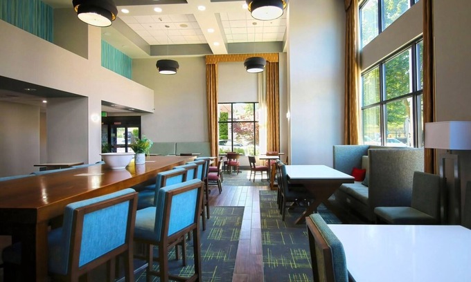 South End Hotel | Hampton Inn & Suites Tacoma