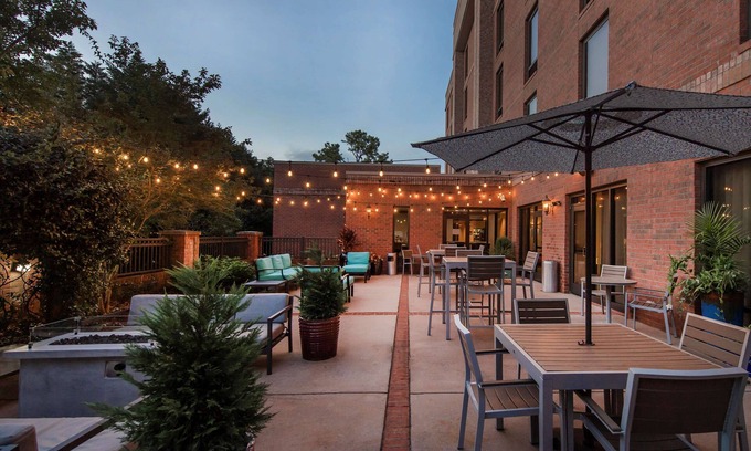 Wilmington Hotel | Hampton Inn Wilmington - University Area/Smith Creek Station